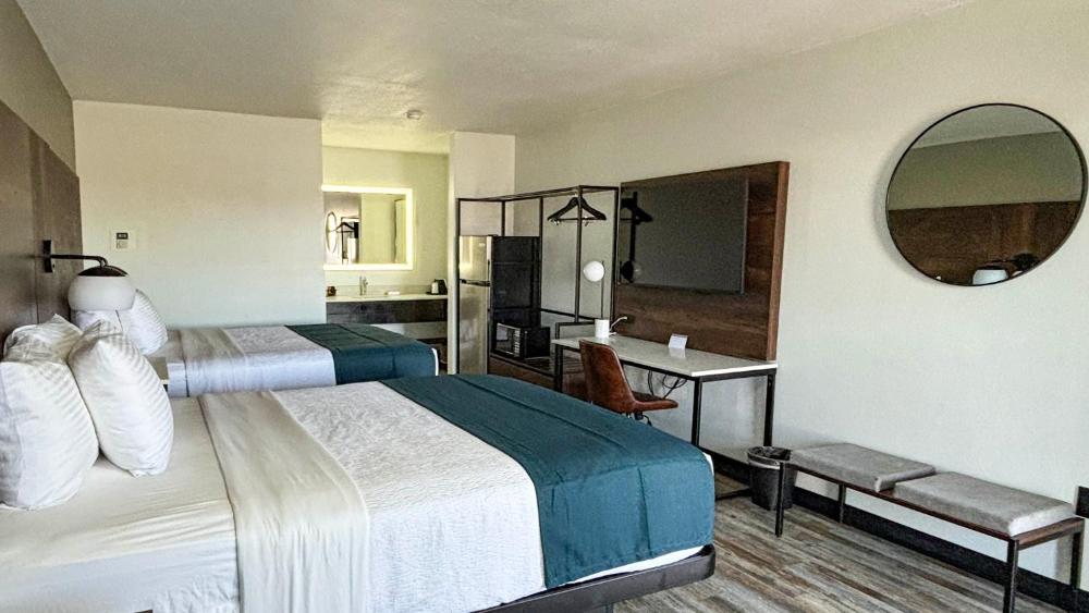 Queen Room with Two Queen Beds interior